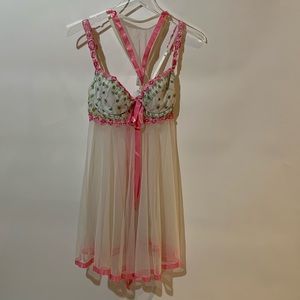 Vintage Victoria’s Secret Lingerie/Thong set 🎀